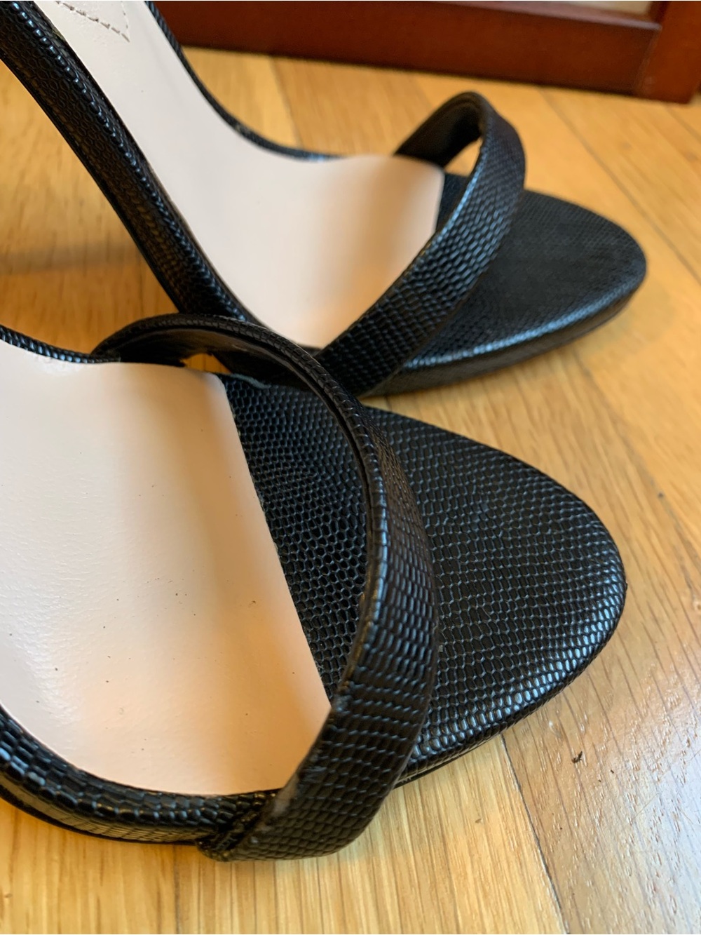 GUC ALDO Hi-Heel Black Women's Ankle Strap Textured Leather Sandals in Size 7.5M - Picture 14 of 15